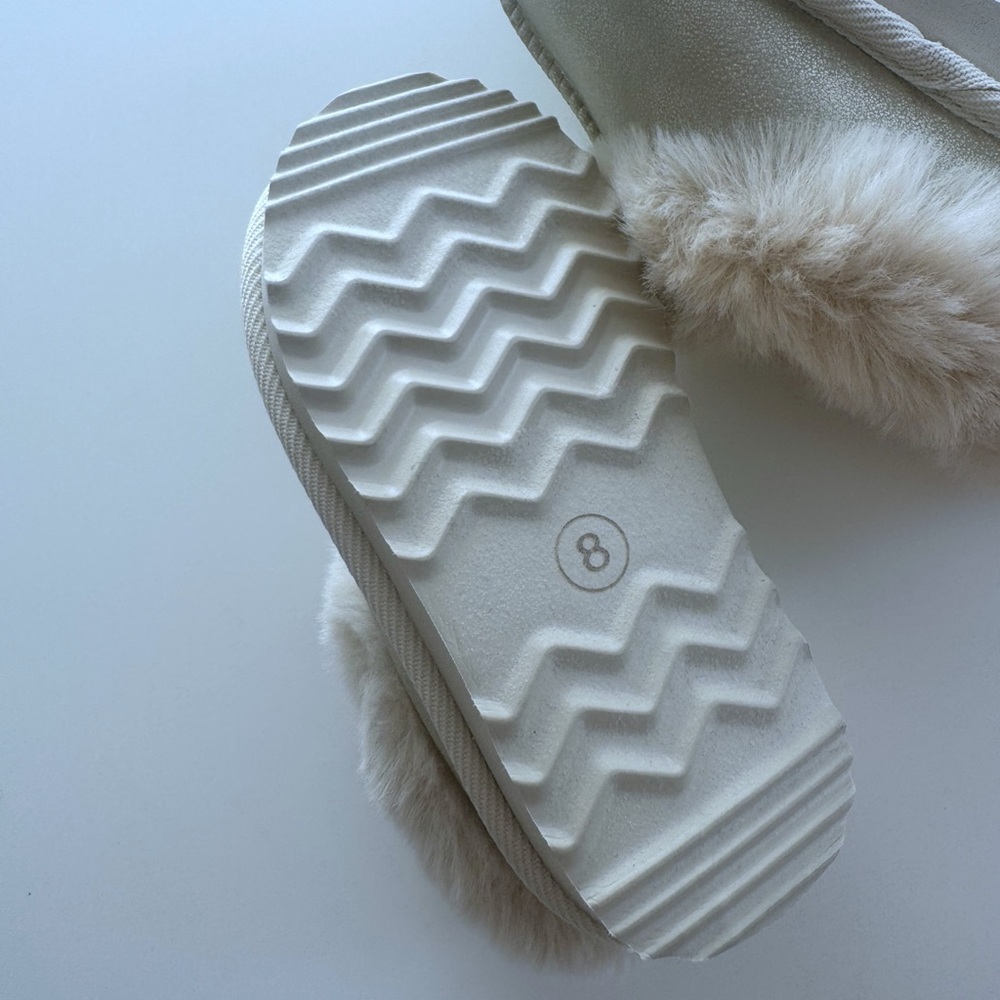 Cat and Jack Toddler Girls Channing Clog Slippers Gold - Picture 4 of 8